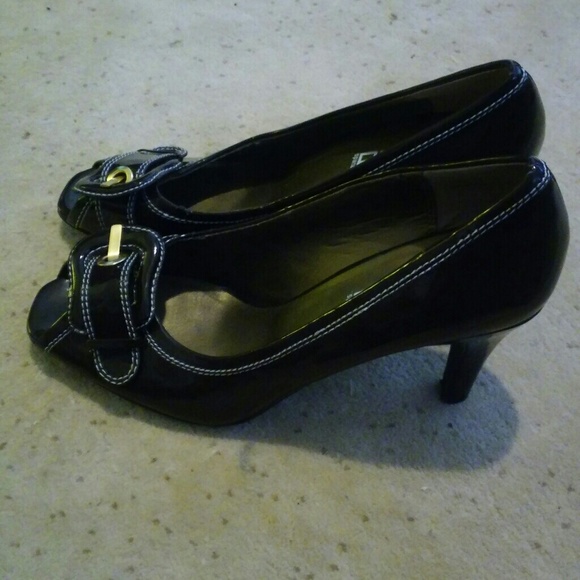 Shoes - Picture 3 of 5